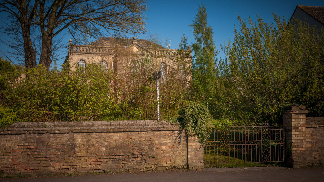 Congregational Church, High Street modern photo