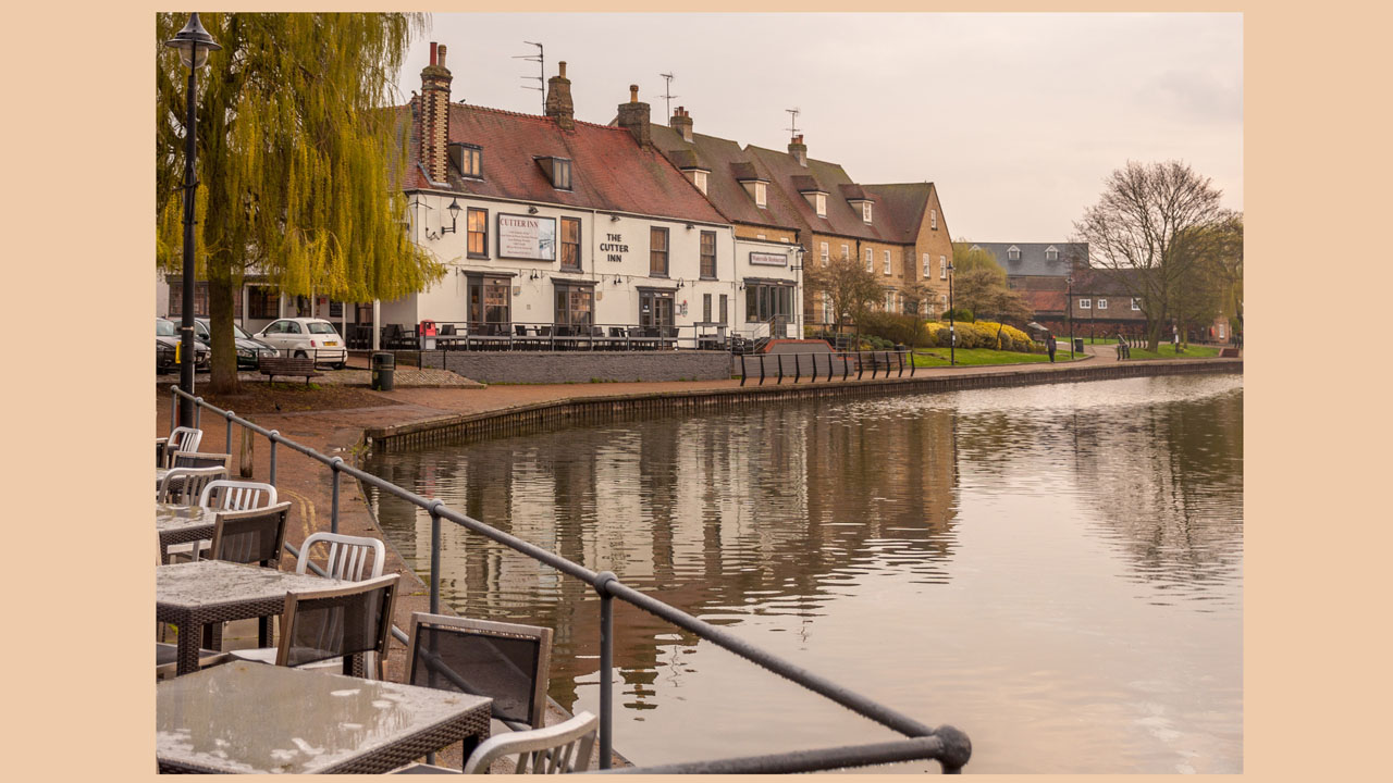 The Cutter Inn, Annesdale, Great River Ouse modern photo