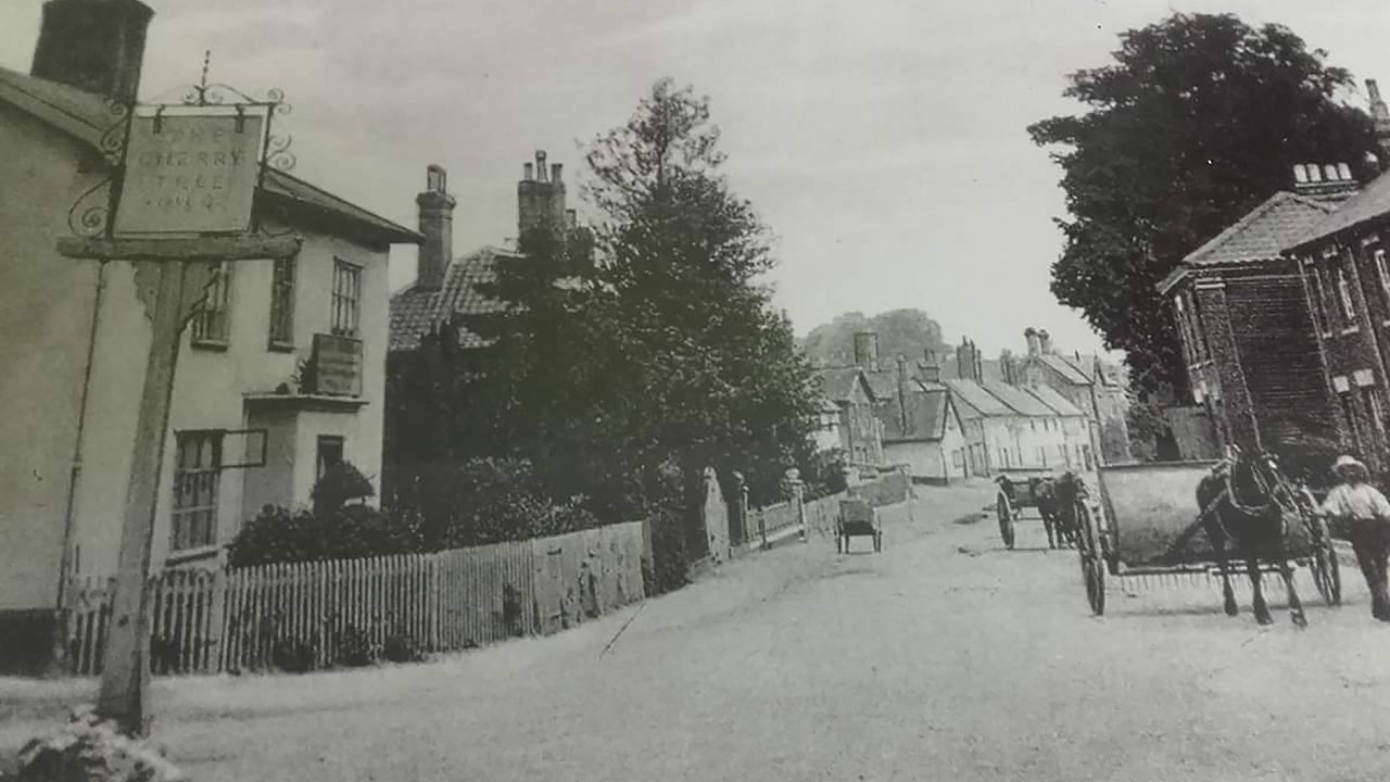Cherry Tree Pub, London Road historical photo