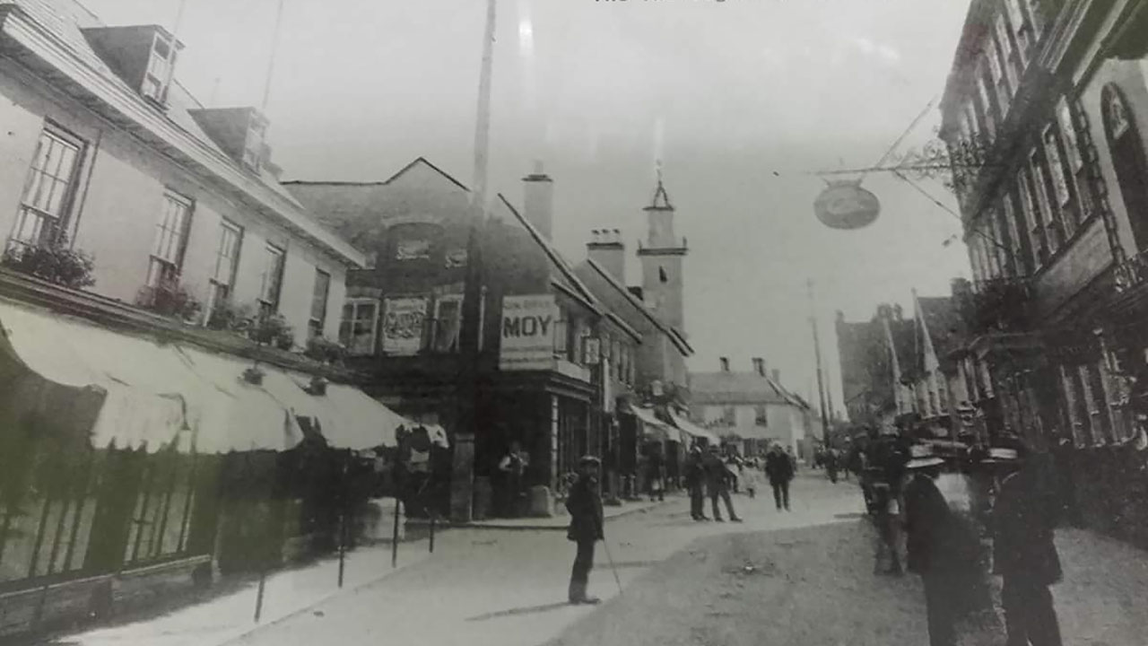 The Thoroughfare historical photo