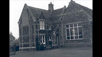 CE Primary School, Clay Street/Ennion Close historical photo thumbnail